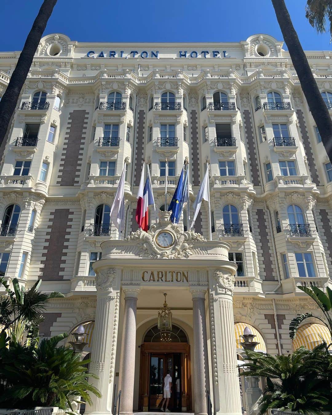 朝井麗華さんのインスタグラム写真 - (朝井麗華Instagram)「フランス🇫🇷カンヌの海沿いにあるパラス（五つ星）ホテル 「CARTON」  France🇫🇷Paras (5 star) hotel by the sea in Cannes "CARTON"  France🇫🇷Hôtel Paras (5 étoiles) en bord de mer à Cannes "CARTON"  #フランス #france #Cannes #カンヌ #CARTON #cartón #CartonHotel」9月23日 11時27分 - reikaasai