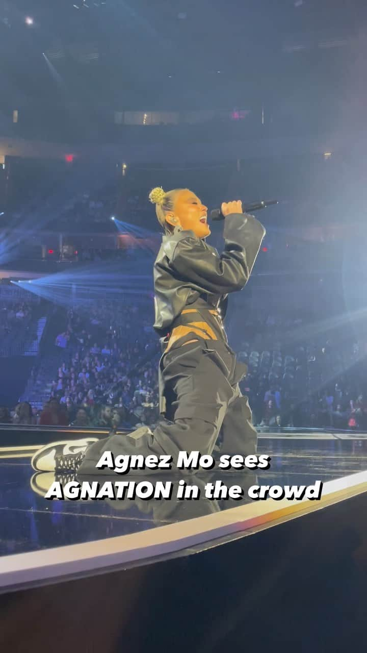 アグネス・モニカのインスタグラム：「This one’s for you, #AGNATION! Some of the best fans in the game 😉🩷🤘 Watch @agnezmo and our #iHeartFestival2023 LIVE on @hulu #iHeartOnHulu」