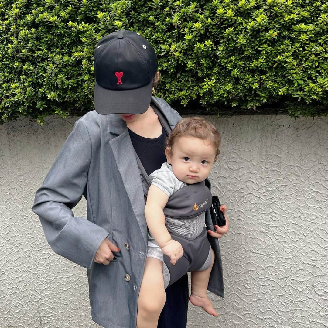 のインスタグラム：「雨上がりあさのさんぽ🐸」