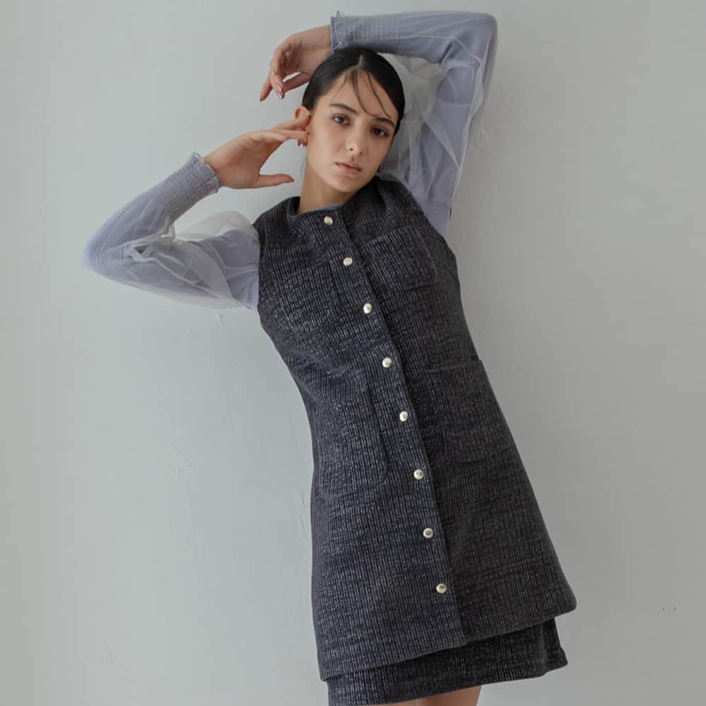 のインスタグラム：「. 【CLASSICAL DRESS】  品よく魅せるRANDAのワンピースコレクション。 特集ページにて6つのスタイリングとともにご紹介しております。 是非チェックしてみてください💐  ──────────  ラメツイードライクミニワンピース （BD32153）13,970 yen オンラインストアにて先行予約受付中（10月上旬頃入荷予定）  ──────────  ※詳細は @randa_pic プロフィールURLよりご覧ください！  #RANDA #RANDA20th #2023aw #autumn #winter #ツイードデザイン #ミニワンピース #秋服 #秋コーデ #autumncoordinate #instafashion #fashion #ootd #ランダ  #ファッション #スタイリング」