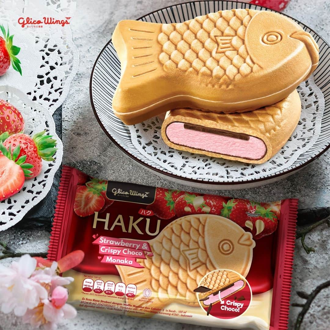 Glico Wingsのインスタグラム：「Hai, hai!  Sudah coba HAKU Strawberry & Crispy Choco Monaka belum sih? Es krim khas Jepang dengan rasa stroberi yang creamy banget, dilapisi cokelat crispy dan dibalut waffle taiyaki yang lembut!  Pstt… ada pilihan rasa vanilla dan cokelat juga loh 😉  #HAKU #StayZenBarengHAKU #GlicoWings #EsKrimJepang」