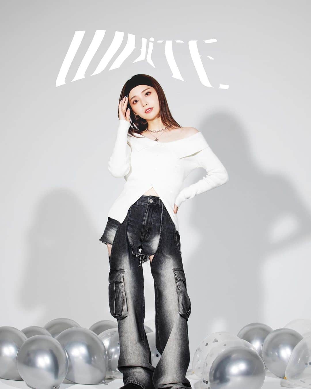 スパイラルガールのインスタグラム：「. 『KNIT LOOK feat. HOHOMI NASU』 ⁡ ☑︎マルチパターンシャギーニットカーディガン ¥9,790(税込) WEB：9/20(水)予約発売スタート 店舗：10/5(木)入荷予定 ⁡ ☑︎オフショルスリットヘムニットトップス ¥7,590(税込) 発売中 ⁡ ☑︎ラインリブニットセットアップ ¥13,200(税込) WEB：9/20(水)発売スタート 店舗：9/20(水)発売スタート ⁡ ☑︎セーラーカラーハーフZIPジャガードニット ¥9,350(税込) WEB：発売中 店舗：9/20(水)発売スタート ____________________________________ ⁡ “令和の天使”と呼ばれるビジュアルで SNSを中心に爆発的人気を誇る 『那須ほほみ』 @nasu_hohomi が AWシーズンルックに登場💭 ⁡ 第1弾は秋冬にかかせないニット🧶 大注目の新作から人気商品まで トータルコーディネートでご紹介。 ____________________________________ ⁡ プロフィール(@spiralgirl_official)のURLからチェック #SPIRALGIRL #スパイラルガール @spiralgirl_official」