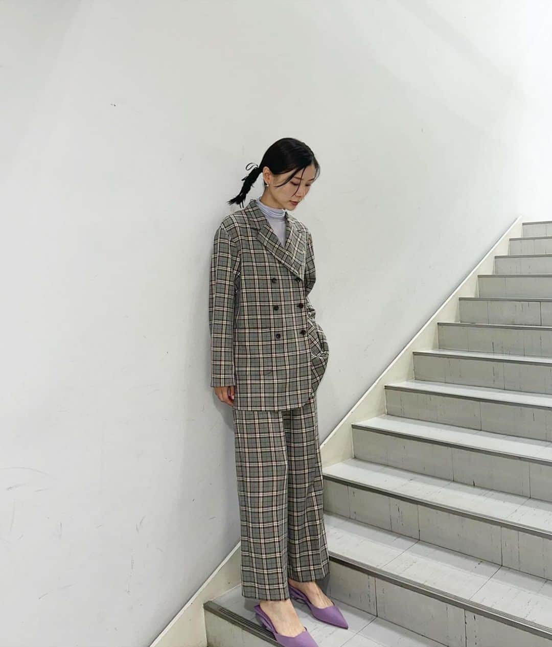 朝日奈央のインスタグラム：「#あさひ衣装 🤵🏼‍♀️  「人生最高レストラン」  「堂本剛の今夜はやり過ごさナイト」 @coel.official   「モニタリング」 @maisonspecial_women   「ニノさん」 @grace_continental.div  @amerivintage   「ニノさん」 @coel.official   「トークィーンズ」 @coel.official」