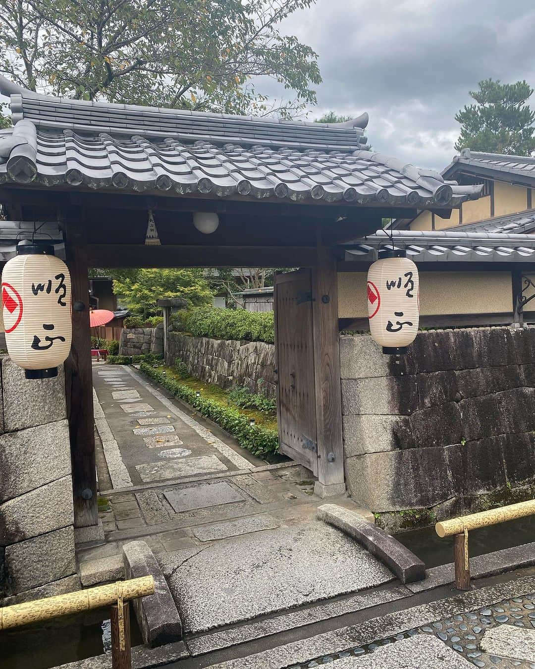 小向美奈子さんのインスタグラム写真 - (小向美奈子Instagram)「DX東寺１０日間終了‼️ 来てくださった皆様 応援してくださる皆様 出演者・スタッフの皆様 素晴らしい時間をありがとうございました😊 久々の京都では常連さん〜新しいお客様 色々な方に出会え本当に嬉しかったです。 またあのステージで会えるようこれからも頑張ります‼️  せっかく京都遠征だったので仕事終わってから２日間観光しちゃった‼️」9月23日 12時14分 - x375x_komukai.m