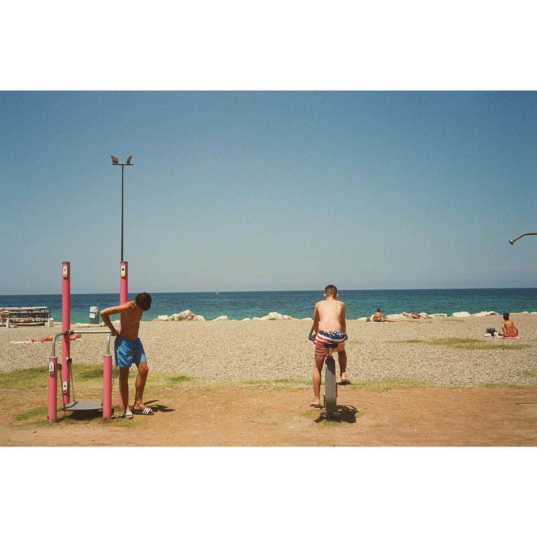 ペ・ジョンナムさんのインスタグラム写真 - (ペ・ジョンナムInstagram)「rollei35 classic film photos 🙃🙏📸🎞️🎞️🎞️ #rollei35 #filmphotography #노보정노필터 #배작가」9月23日 12時33分 - jungnam_bae