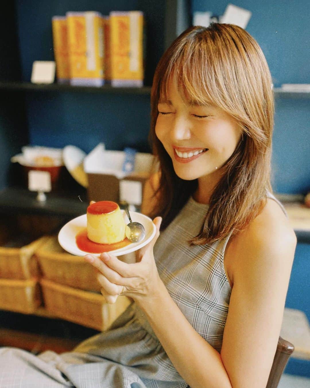 日下部ゆいこのインスタグラム：「. . 大好きな @okusawafactory  のプリーン。 . . かためが好き。 . . #okusawafactorycoffeeandbakes #cafe#coffee#プリン」
