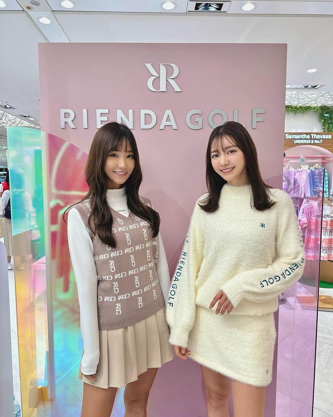 西村いちかさんのインスタグラム写真 - (西村いちかInstagram)「ありちゃんとRIENDA GOLFのPOPUP🫶 全部素敵だった🥹 そのあとはソフトクリーム探しの旅🍦 やっと食べれたソフトクリームはとても美味でした🙏✨  #golf #golflife #ゴルフ女子 #ゴルフ場 #ゴルフ初心者 #ゴルフコーデ #골프 #골프웨어 #골프패션」9月23日 13時00分 - ichika_nishimura