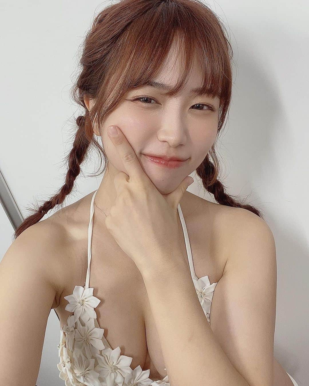 鈴原りこさんのインスタグラム写真 - (鈴原りこInstagram)「🐶🐶🐶 . . .  #グラビア#グラドル#グラビアアイドル#撮影会#撮影#アイドル#フォロー#followｍe#아이돌#그라비아#りこぴん#写真集#講談社」9月23日 13時11分 - suzuhara_riko