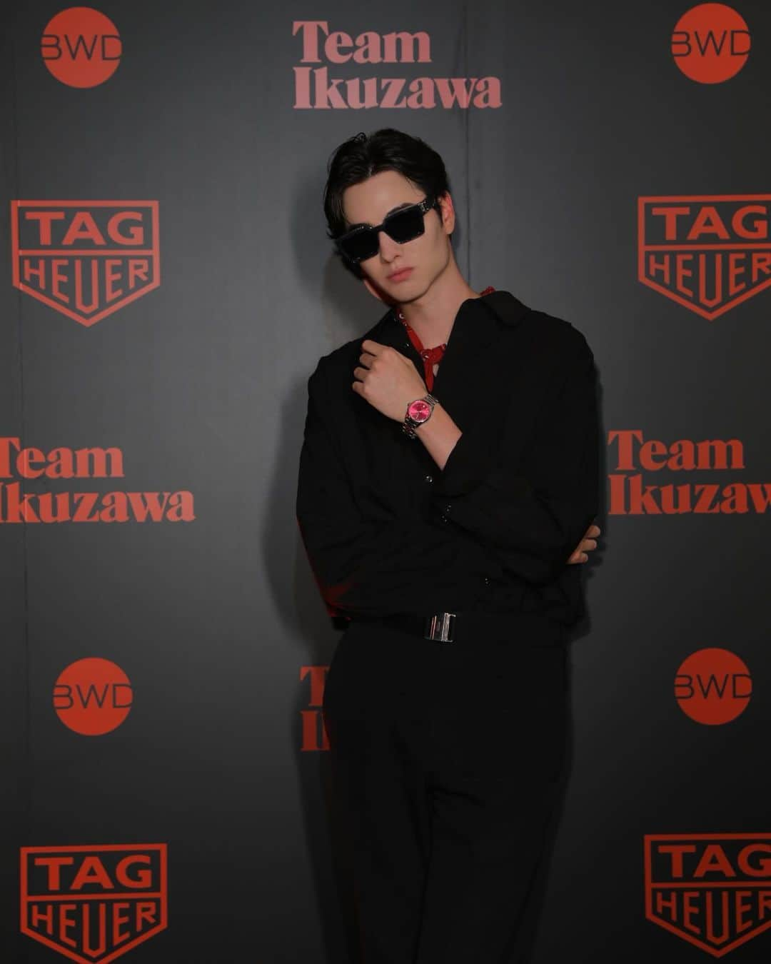 林豆のインスタグラム：「TAG HEUER x TEAM IKUZAWA THE COLLABORATION WATCH LAUNCH EVENTにご招待して頂きました。 ご招待していただき本当に光栄です。  スイスの高級時計ブランド「タグ・ホイヤー」と日本が誇る伝説的レーシングドライバーであった生沢徹氏が率いる「Team Ikuzawa」のコラボレーション。  美学と機能性を調和させる非の打ちどころのない技術で名高いカスタマイザーであり、デザイナーでもあるジョージ・バンフォード氏を迎えたスペシャルなコレクションに本当に胸が熱くなりました。  僕も歩み続けます。 It was too cool. . @tagheuer  #tagheuercarrera  #teamikuzawa  #pr」