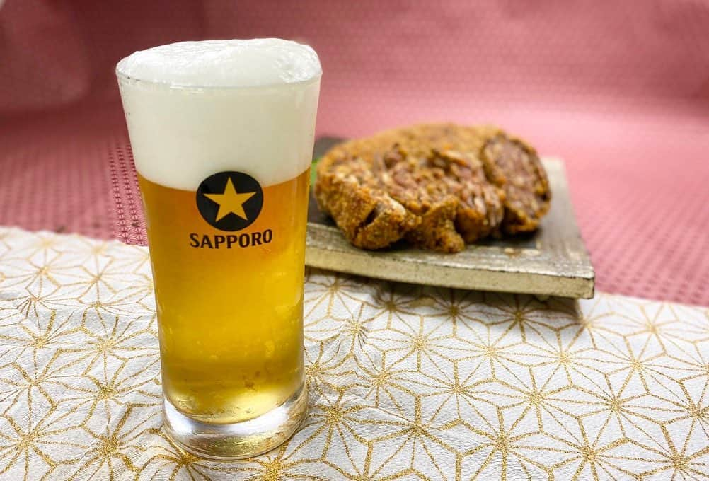 日本テレビ「満天☆青空レストラン」のインスタグラム：「🍺 今夜６時３０分からの青空レストランは 北海道の十勝から ハーブを食べて育った究極の牛をご紹介🌱  この牛さん どこの部位のお肉も美味しいんです！  美味しすぎるので、、 来年のアレに、、‼️🤫  🐃🐃🐃🐃🐄🐃🐄🐃🐃🐃🐄  さらに！ 幻の小麦を使った「十勝パン」もご紹介します！ 🍞🍞🍞🍞🍞🍞🍞🍞🍞🍞🍞  そしてなんと今夜は この「究極の牛肉」と「十勝パン」が コラボした絶品ハンバーガーで乾杯です🍔🍻💮  お見逃しなく❤️‍🔥  #満天青空レストラン #青空レストラン #青空 #青レス #満天 #宮川大輔 #大ちゃん #うまい　#レシピ #日テレ #日本テレビ #北海道　#上士幌町 #ロケ　#牛　#牛肉　 #パン　#十勝パン　 #友近 #サッポロ　#サッポロで乾杯」