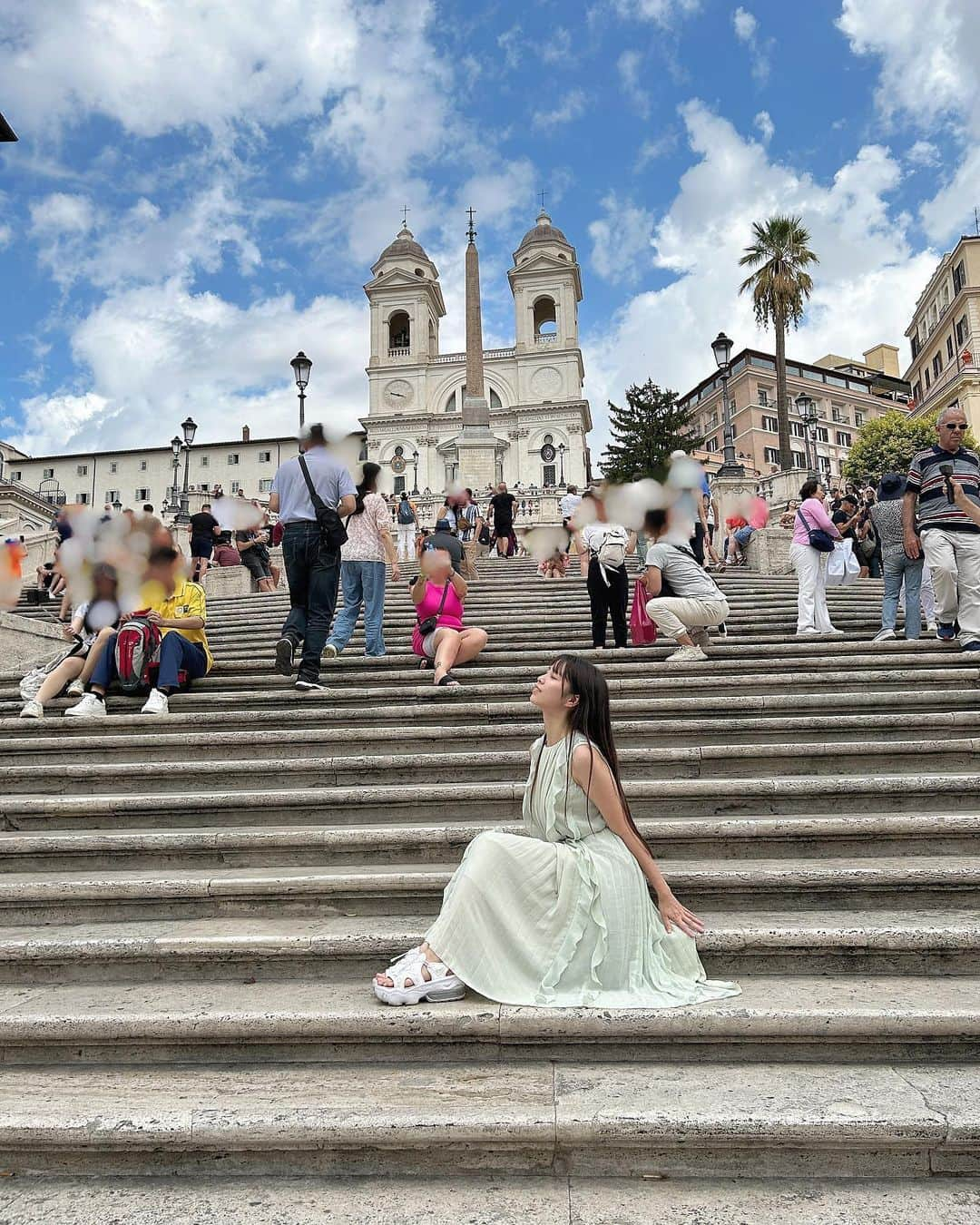 若松来海のインスタグラム：「ローマの休日💚🤍❤️ ⁡  ・Piazza di Spagna👧🏻‎ スペイン広場 ・Fontana di Trevi⛲️ トレヴィの泉 ・Bocca della Verità 👄 真実の口 ・Colosseo⚔️ コロッセオ ・Pantheon🏛 パンテオン神殿 ⁡ ⁡ ⁡ ⁡ ⁡  #スペイン広場 #パンテオン  #トレヴィの泉 #トレビの泉  #真実の口  #コロッセオ #piazzadispagna #fontanaditrevi #boccadellaverita #colosseo #pantheon #rome  #ナイキ #nike  #nikeairmax  #ワンピースコーデ  #セルフォード #celford #italy #japanese  #イタリア旅行  #ロイヤルカリビアン  #royalcaribbean #クルーズ #cruise #地中海 #meditteranean #チャールズアンドキース  #charlsandkeith #海外旅行」