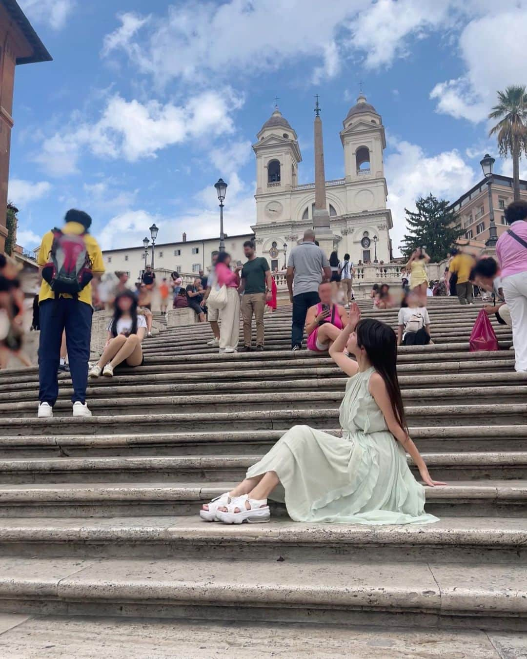 若松来海さんのインスタグラム写真 - (若松来海Instagram)「ローマの休日💚🤍❤️ ⁡  ・Piazza di Spagna👧🏻‎ スペイン広場 ・Fontana di Trevi⛲️ トレヴィの泉 ・Bocca della Verità 👄 真実の口 ・Colosseo⚔️ コロッセオ ・Pantheon🏛 パンテオン神殿 ⁡ ⁡ ⁡ ⁡ ⁡  #スペイン広場 #パンテオン  #トレヴィの泉 #トレビの泉  #真実の口  #コロッセオ #piazzadispagna #fontanaditrevi #boccadellaverita #colosseo #pantheon #rome  #ナイキ #nike  #nikeairmax  #ワンピースコーデ  #セルフォード #celford #italy #japanese  #イタリア旅行  #ロイヤルカリビアン  #royalcaribbean #クルーズ #cruise #地中海 #meditteranean #チャールズアンドキース  #charlsandkeith #海外旅行」9月23日 13時27分 - mllklog