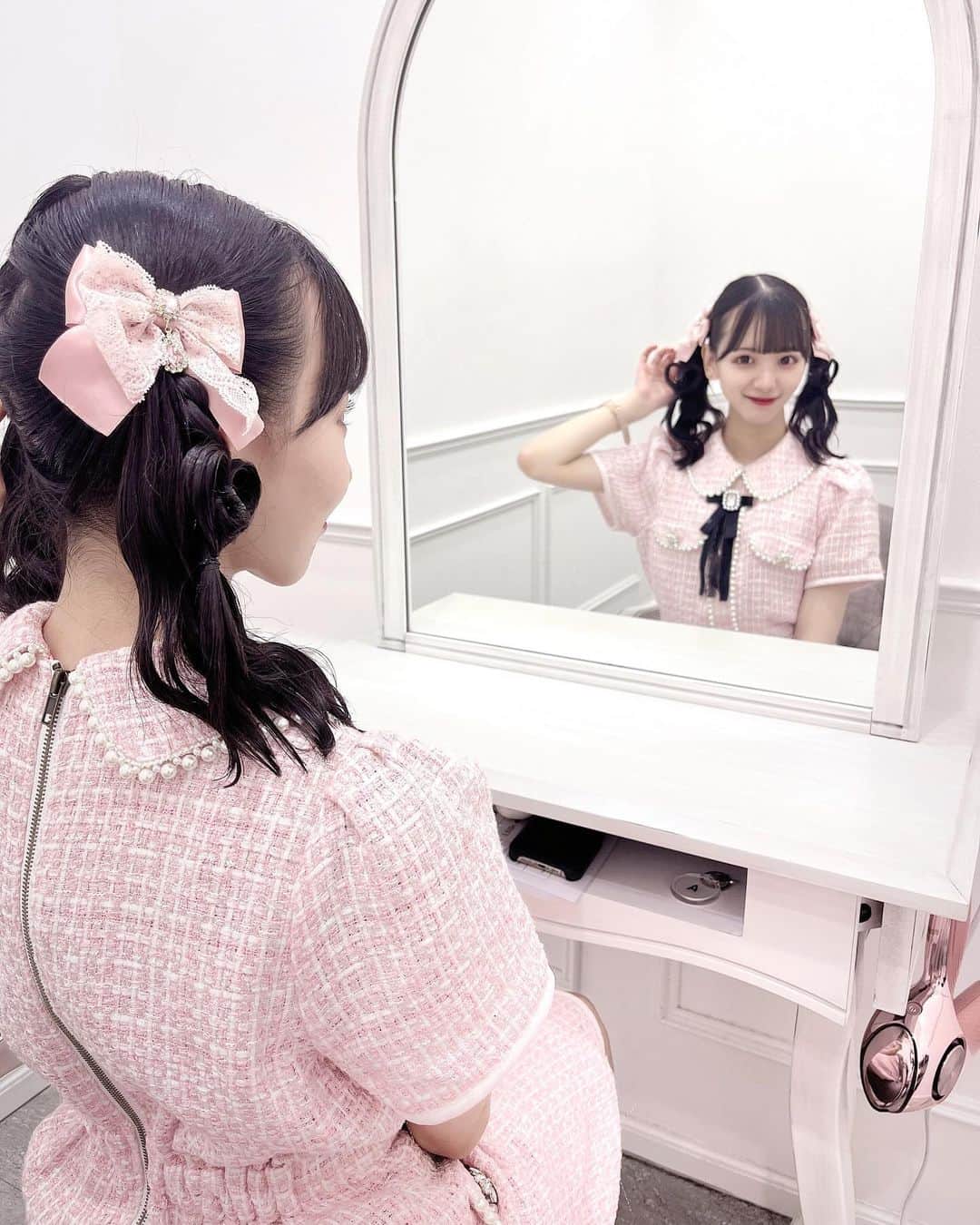 末永桜花のインスタグラム：「𓂃𓈒𓏸 ⁡ ･ ･ ⁡ 鏡見てびっくりした‼︎なにこれ‼︎ﾌﾟﾘﾝｾｽ‼︎ ⁡ ･ ･  #ヘアアレンジ #ヘアメ #ツインテール #リボン #量産型 #量産型コーデ」