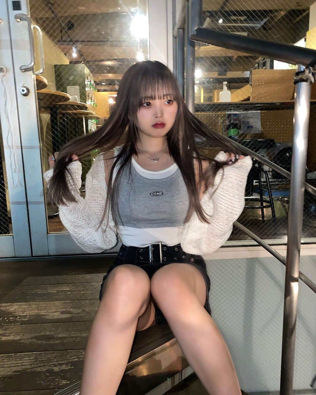 のインスタグラム：「強い女しか好きじゃない❤️‍🔥  #タイトスカート #タンクトップ #韓国ファッション」