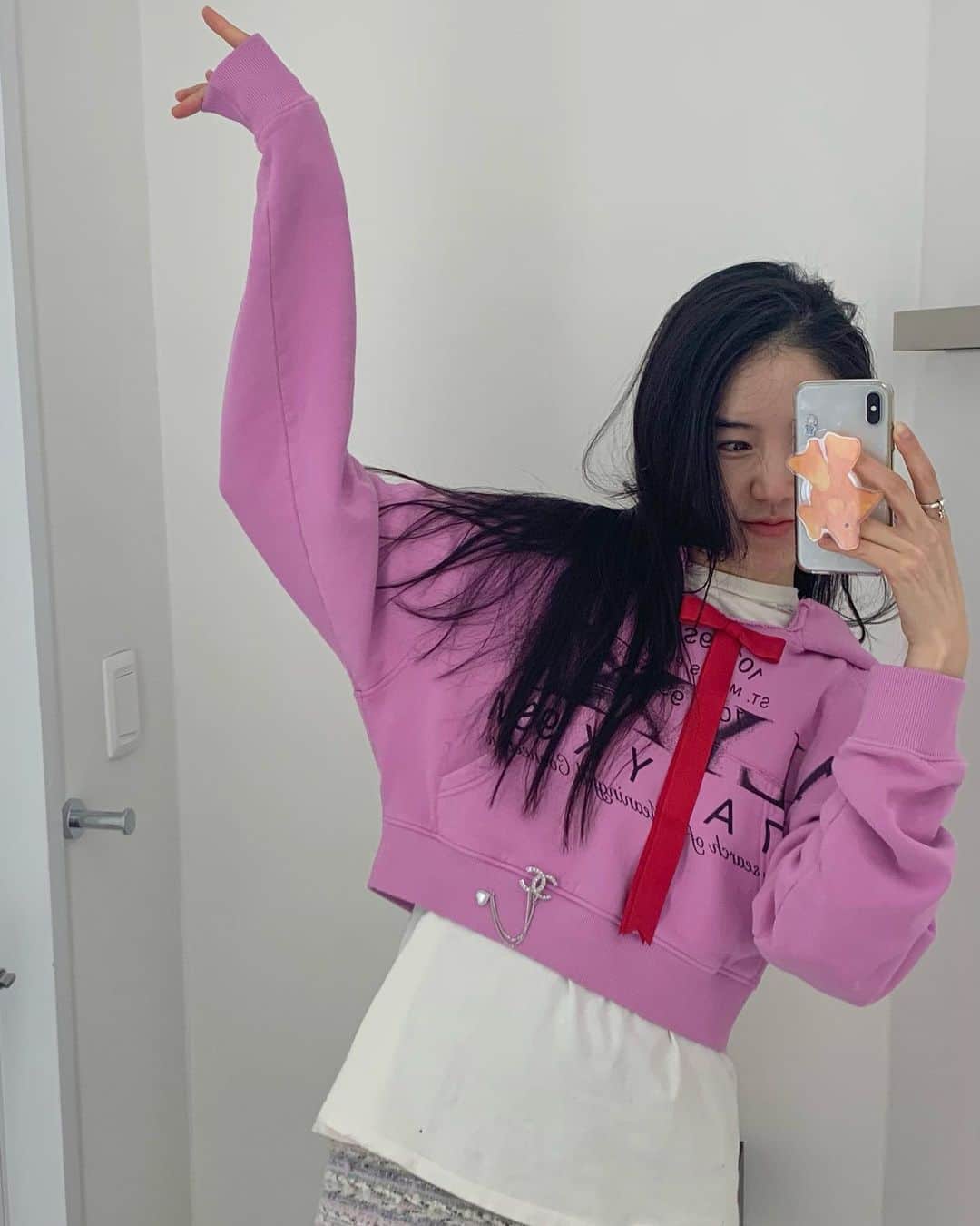 ロコのインスタグラム：「힘내랏 얍🎀」