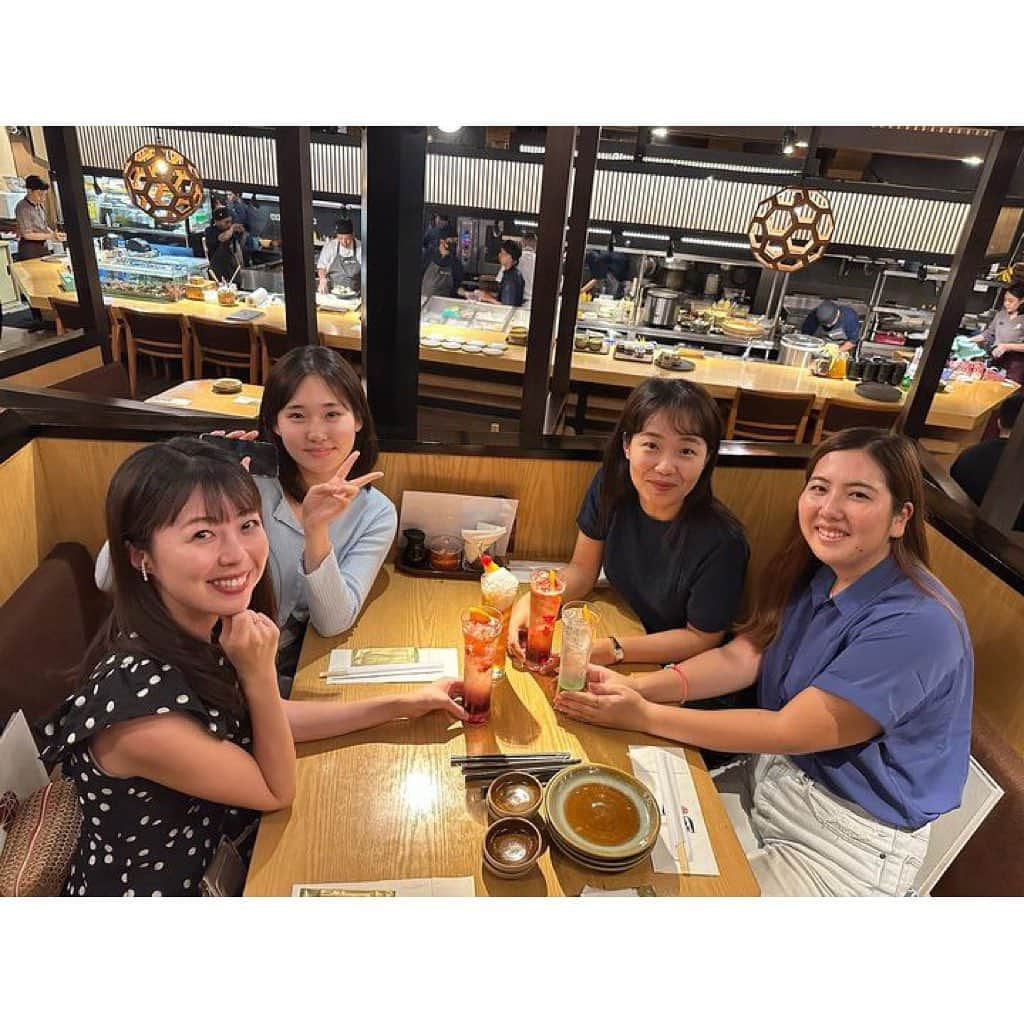 坂本奈津美さんのインスタグラム写真 - (坂本奈津美Instagram)「🍹👩‍👩‍👧‍👧💓  Makan malam dengang teman-teman 2-C. Hari malam senang sekali. Tak terasa waktu cepat berlalu.🥹 Mudah-mudahan bisa jumpa lagi semuanya.💕  #jakarta #indonesia #kenangan #kenanganterindah #🇰🇷 #🇯🇵」9月23日 14時36分 - sakamoto_natsumi