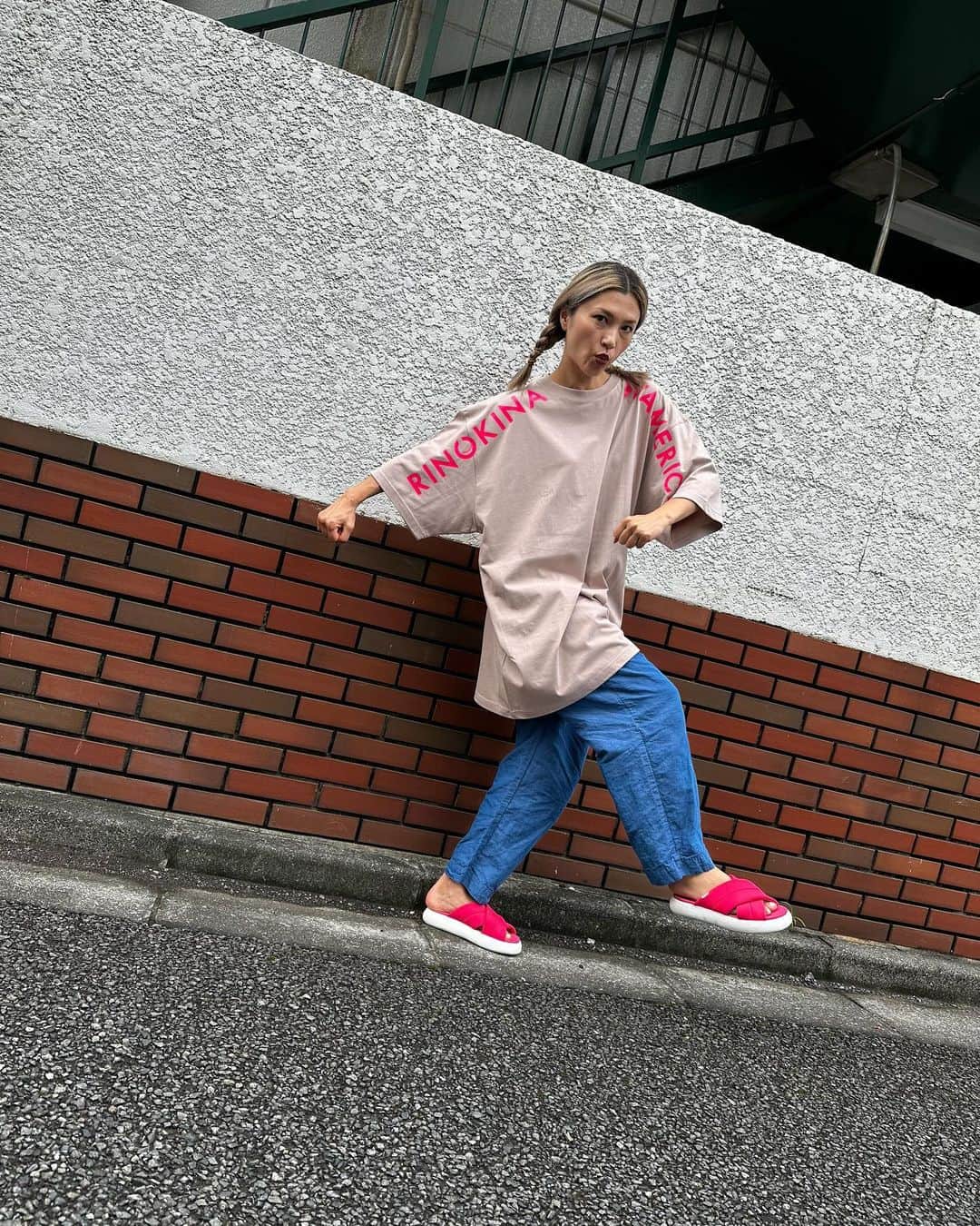 のインスタグラム：「@higa.official ❌ @rinokinawa Special Collaboration T-Shirts 遂に明日 9/24 @next_in_dance にて発売です🔥❗️ 3 colors Available ▶️ Size are XXXL & S . Time ▶️ 11am-11:25am or 3pm-3:30pm. 8800円.  Address 〒150-0002 東京都渋谷区渋谷1-26　MIYASHITA PARK South 3F」