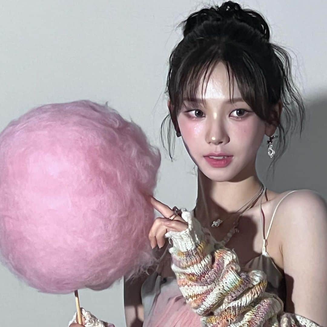 KARINAのインスタグラム：「🍬🍬」