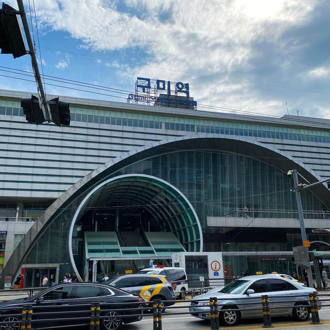 安達雅哉のインスタグラム：「グミ駅周辺🚶🇰🇷  #セマウル中央市場 #オリーブヤング  #ただいま  #スパイダーマン  #韓国」