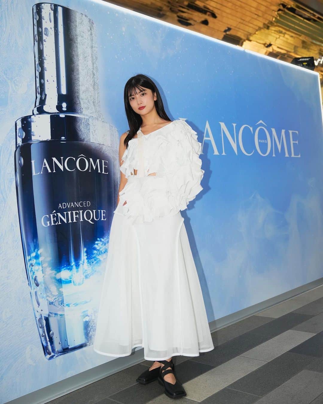 HITOMIのインスタグラム：「lancomeskincare 🕊️📢🪞 　 #ランコム #ReadyforHappyMonday #lancomeskincare #pr」
