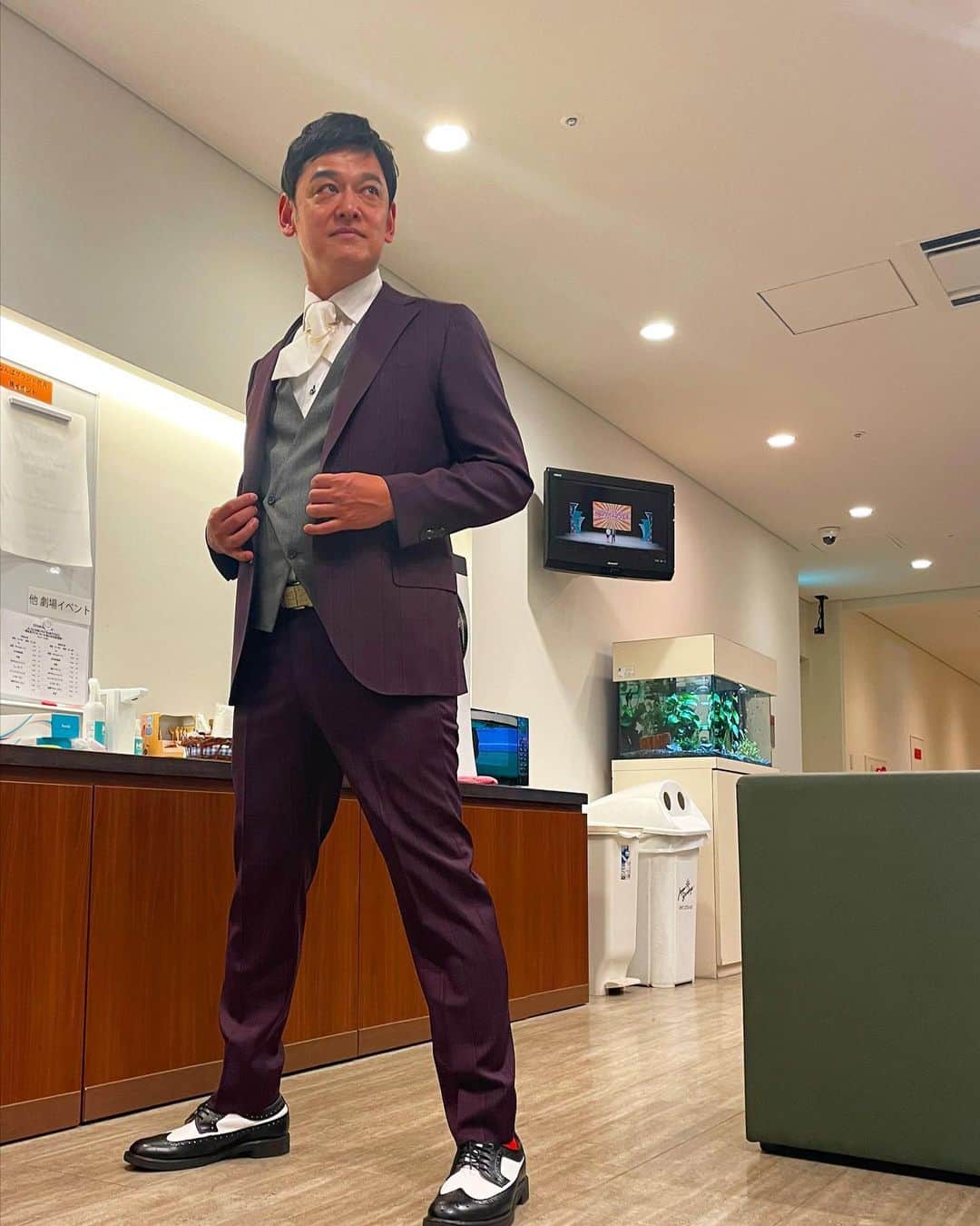 宮田麺児のインスタグラム：「明日のイベント衣装合わせ これからのレギュラー漫才衣装になります。  #漫才 #衣装 #漫才衣装 #なんばグランド花月」