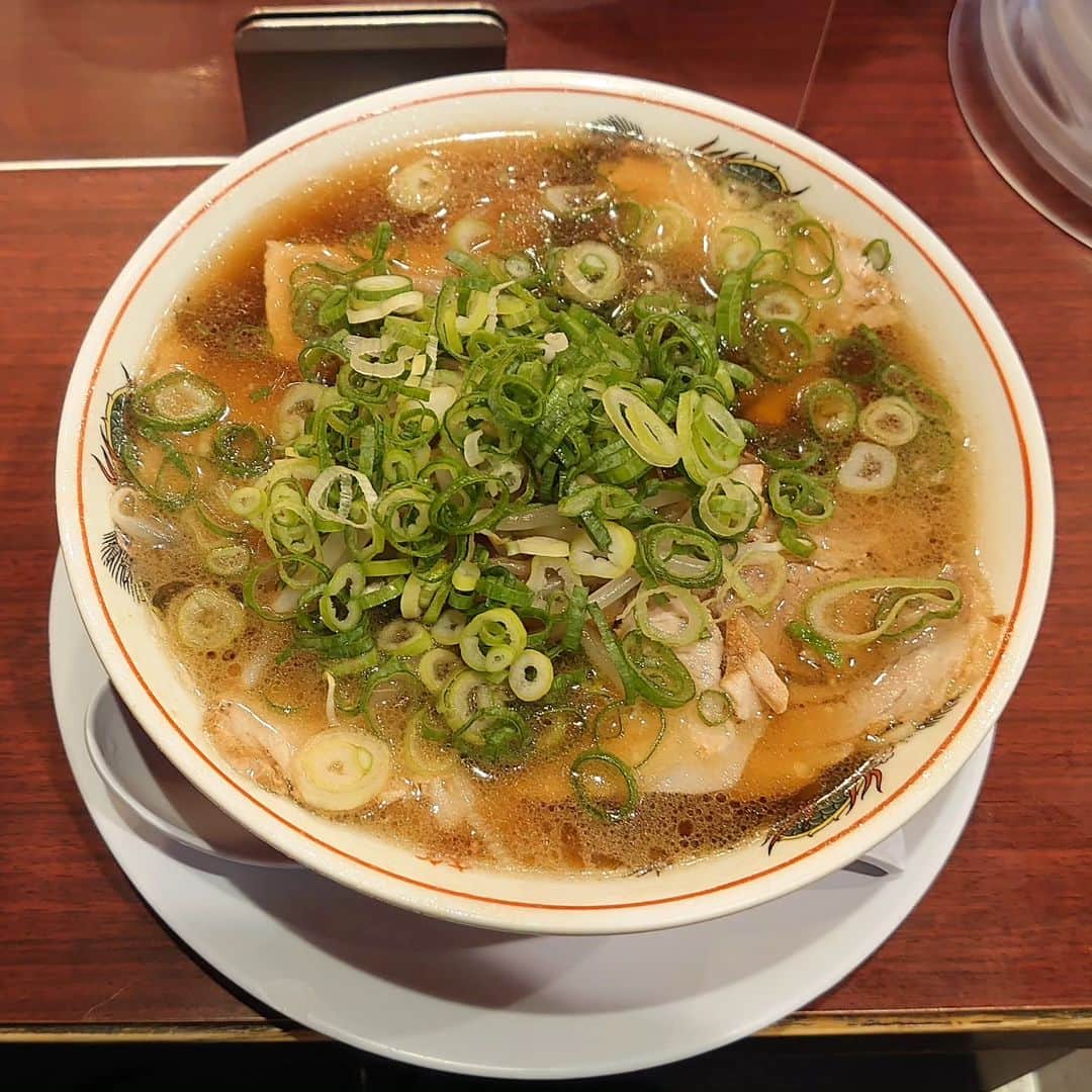 長塚全のインスタグラム：「一発目の京都飯は京都本家第一旭本店 ラーメンと餃子。数年ぶりに食べた。」