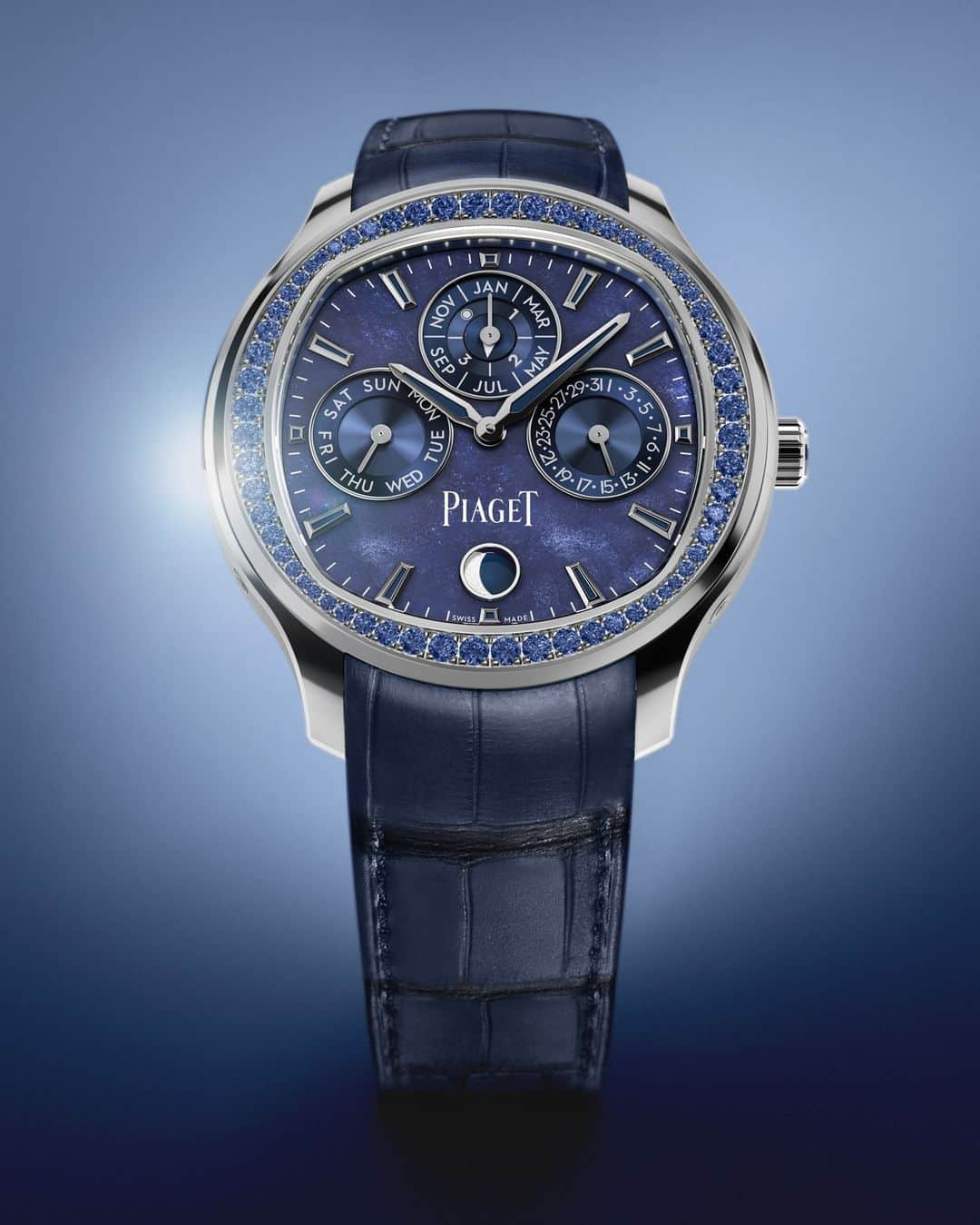 ピアジェさんのインスタグラム写真 - (ピアジェInstagram)「With daring design set into a dark obsidian dial face, Piaget Polo Perpetual Calendar is the ultimate symbol of distinction for those who know.  #Piaget #MaisonOfExtraleganza #PiagetPolo #InstinctOfDistinction」9月23日 16時30分 - piaget