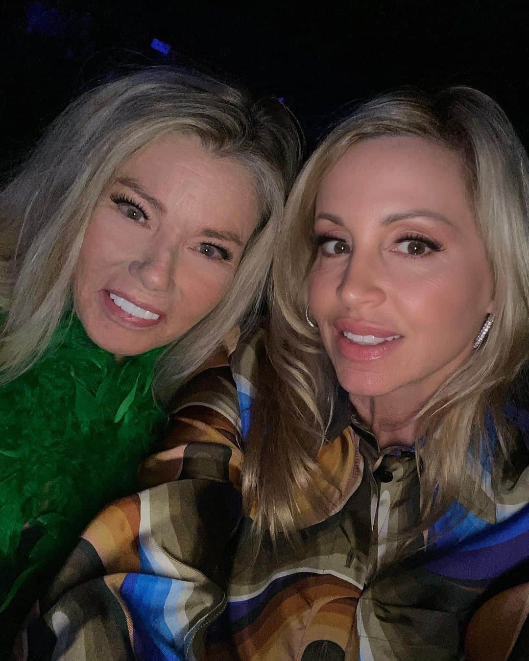 カミール・グラマーのインスタグラム：「Fun nostalgic evening in Las Vegas. Thank you @sandrataylor1 and @shelbyoconnell 💖」
