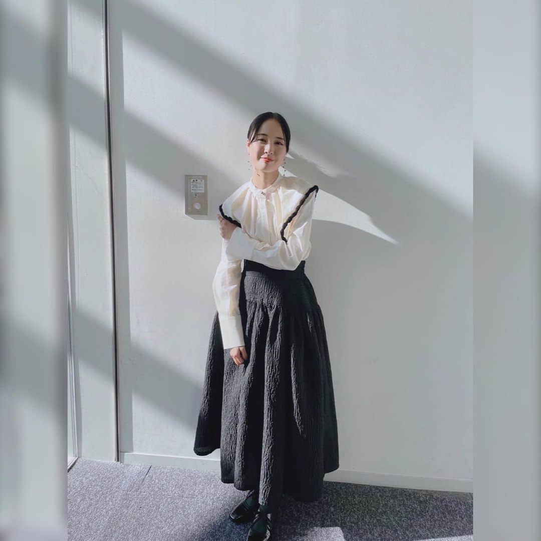 大友花恋さんのインスタグラム写真 - (大友花恋Instagram)「猛烈な暑さが和らいで、 秋服に想いを馳せられる土曜日ですね🍂 今夜はハンバーグを作ろうかな☺️（でも、面倒になったらやめようかな笑）  今夜は、ミライクリエイターです✨ よろしければ、ぜひに。」9月23日 17時00分 - karen_otomo