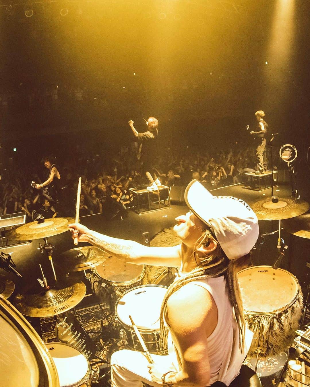 Tatsuya Amanoのインスタグラム：「That was truly 120% PURE CHAOS NIGHT 💥🫠🍾 I hope to hang out with you guys soon❤️‍🔥 ⁡ NITROPOLISオールナイト過去1バグってて本当に120%ピュアケイオスで最高だったよ🔥 最初から最後までめっちゃ楽しかった! ⁡ Crossfaith presents - NITROPOLIS vol.3 - ⁡ Photo by @takeshiyao」