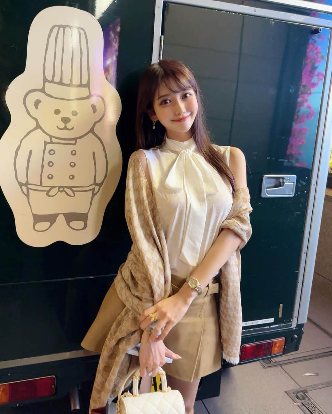 MAYUさんのインスタグラム写真 - (MAYUInstagram)「. 今日は秋分の日🍂 少し涼しくなってきたね...☁️♡ . . ごはん食べすぎてお腹苦しくて ベルトゆるゆるにしちゃったの図🤫🧸💭 . . #ootd#fashion#fashionstyle#miumiu#maxmara#tokyo#japan#japanesegirl#peninsula#peninsulatokyo」9月23日 17時10分 - mayu.kina_golf