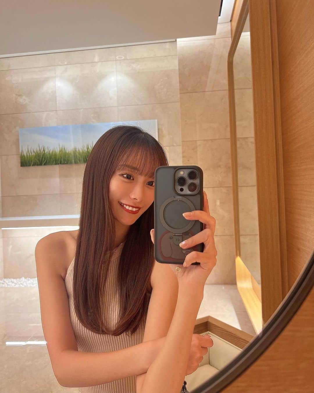 岡島彩花のインスタグラム：「韓国での撮影全て終了🇰🇷  ２日間頑張った〜！ お疲れ様でした🌼  きこちゃんのTikTokにVlogとかも載るので また諸々告知しますー！お楽しみに🫠🇰🇷  #韓国 #撮影」