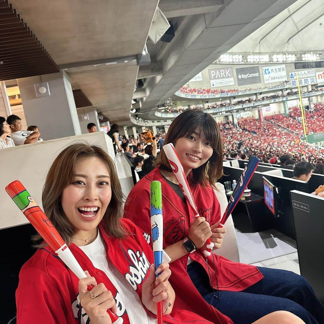 岡田唯花のインスタグラム：「. 東京ドームで野球観戦初めて⚾️ . . こいほ〜❤️❤️❤️ . . #ゴルフ女子の休日 #広島 #広島女子 #カープ #カープ女子 #❤️❤️❤️ #東京ドーム」