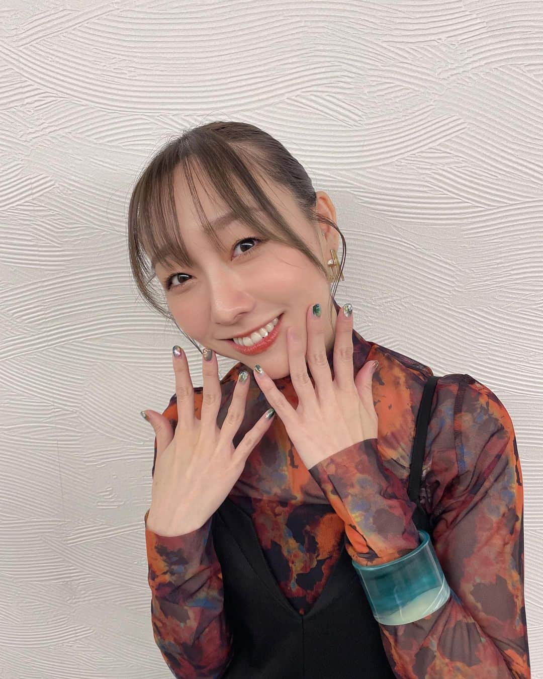 須田亜香里さんのインスタグラム写真 - (須田亜香里Instagram)「衣装とネイルがぴったりでした🥰 今日はテレビもラジオも盛りだくさんです。  9月23日(土) ●テレビ東京13:28〜 #虎ノ門市場  ●テレビ愛知 18:30〜 #愛知あたりまえ  ●テレビ朝日系列20:00〜 #池上彰のニュースそうだったのか  ●MBSラジオ 25:30〜 #ゴチャ15 生放送」9月23日 17時31分 - akarisuda