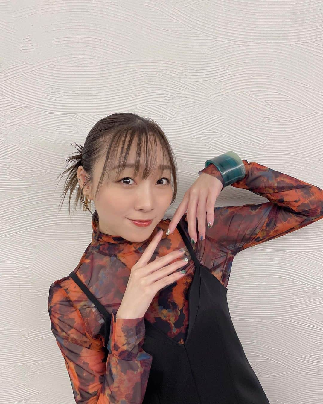 須田亜香里さんのインスタグラム写真 - (須田亜香里Instagram)「衣装とネイルがぴったりでした🥰 今日はテレビもラジオも盛りだくさんです。  9月23日(土) ●テレビ東京13:28〜 #虎ノ門市場  ●テレビ愛知 18:30〜 #愛知あたりまえ  ●テレビ朝日系列20:00〜 #池上彰のニュースそうだったのか  ●MBSラジオ 25:30〜 #ゴチャ15 生放送」9月23日 17時31分 - akarisuda