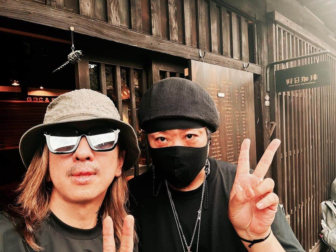 のインスタグラム：「ふじわらさん5年振り♡  @gdc_bar_a_fujihara  @koujitsu_coffee_sayaka」