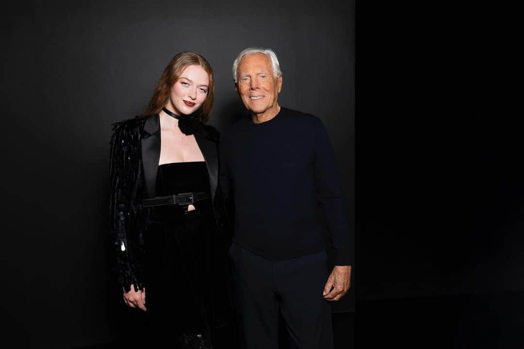 Armani Officialさんのインスタグラム写真 - (Armani OfficialInstagram)「Mr Armani with special guests at Armani/Teatro for the Emporio Armani Women’s Spring Summer 2024 show.  Credits: @sgpitalia @stefanoguindani  @caradelevingne @nicolas_maupas @official__ini @larsenthompson @catedeangeliss @hirunkit_ @littlecrumb_ #kalulu #IKEZAKIRIHITO #TAJIMASHOGO #NISHIHIROTO」9月23日 17時40分 - emporioarmani