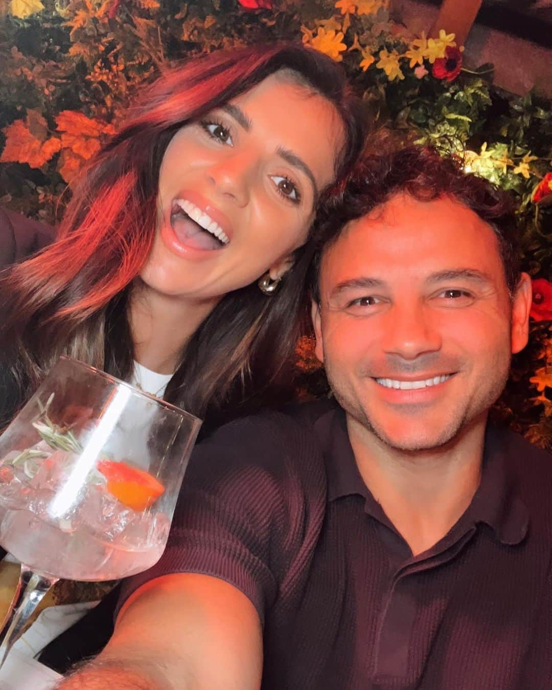 ルーシー・メックレンバーグさんのインスタグラム写真 - (ルーシー・メックレンバーグInstagram)「Lots to celebrate!!! 🥂🥰 @ryanthomas84」9月23日 17時45分 - lucymeck1