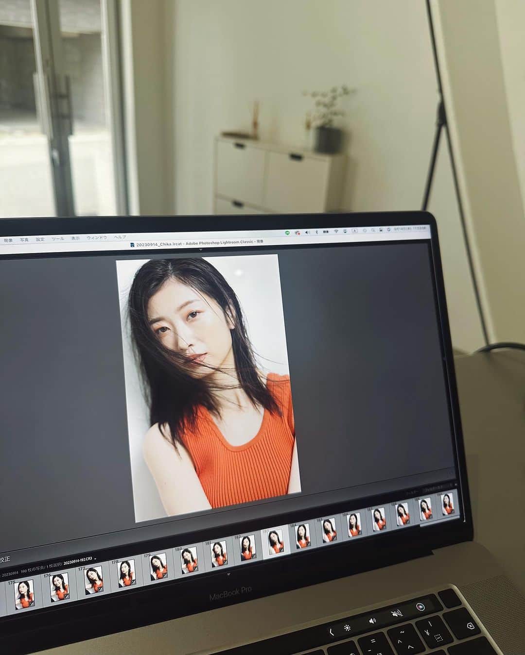 福井千佳のインスタグラム：「. . . 永遠に同じ、 なんてものは存在しなくて。 . 環境、状況、時代の移り変わりの中で 最善を見つけ、尽くす。 楽しく、楽に生きるために、努力する。 . . それを、私の責任で遂行する。 #脚下照顧 . . . さ、さ、さ、さ、 今日もたーのしかった！✨ . .」
