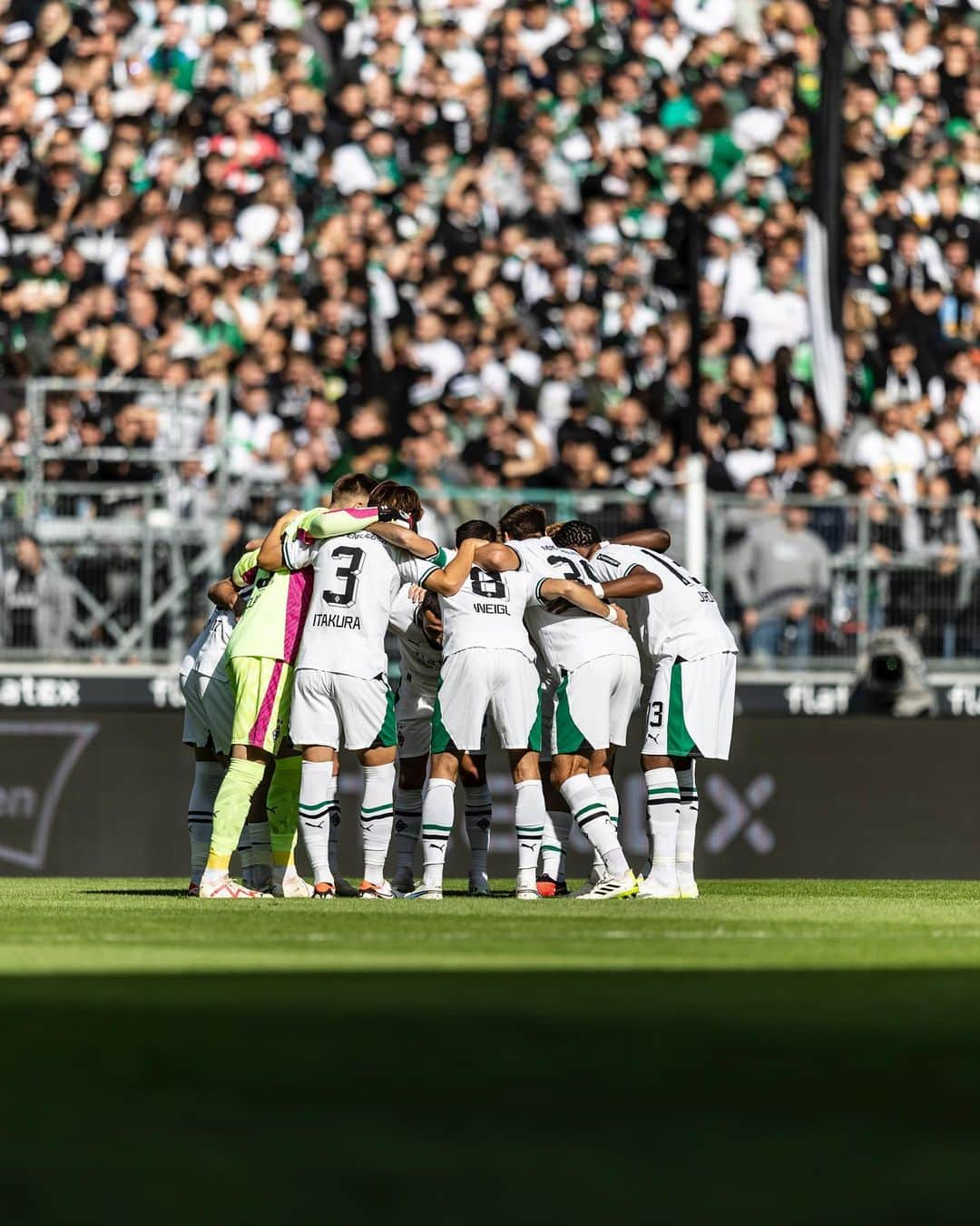 ユリアン・ヴァイグルのインスタグラム：「Starker Kampf heute vom gesamten Team! Leider ohne Ertrag… wir machen weiter @borussia 💪🏽」