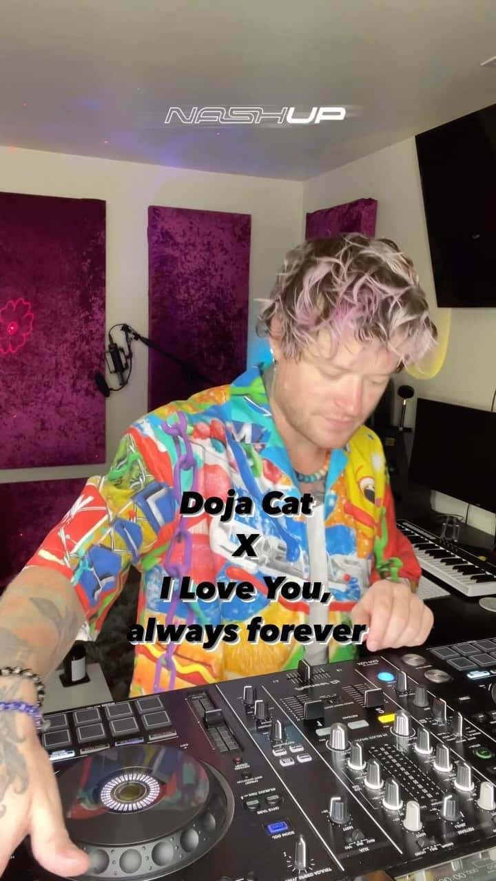 ナッシュ・オーバーストリートのインスタグラム：「My #mashup of #dojacat and #donnalewis ✅ #iloveyoualwaysforever #woman #bettywho」