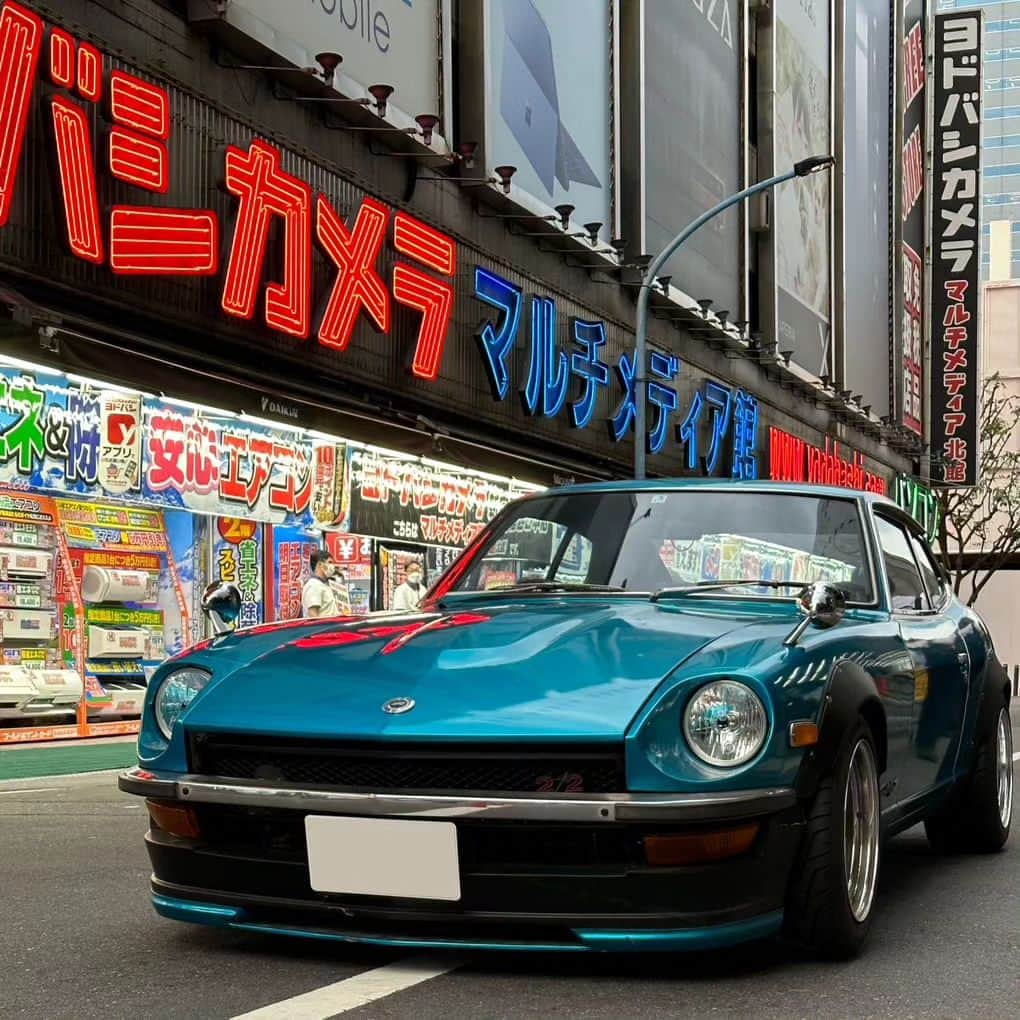 Z李さんのインスタグラム写真 - (Z李Instagram)「ヨドバシカメラとZ。 . . . #z #nissan #fairladyz #zociety #Zlife #datsun #znation #zcar #zsociety  #datsunz #skyline #socalz #znation #nissanz #s30z #240z #260z #280z」9月24日 3時31分 - kiss0fthedrag0n