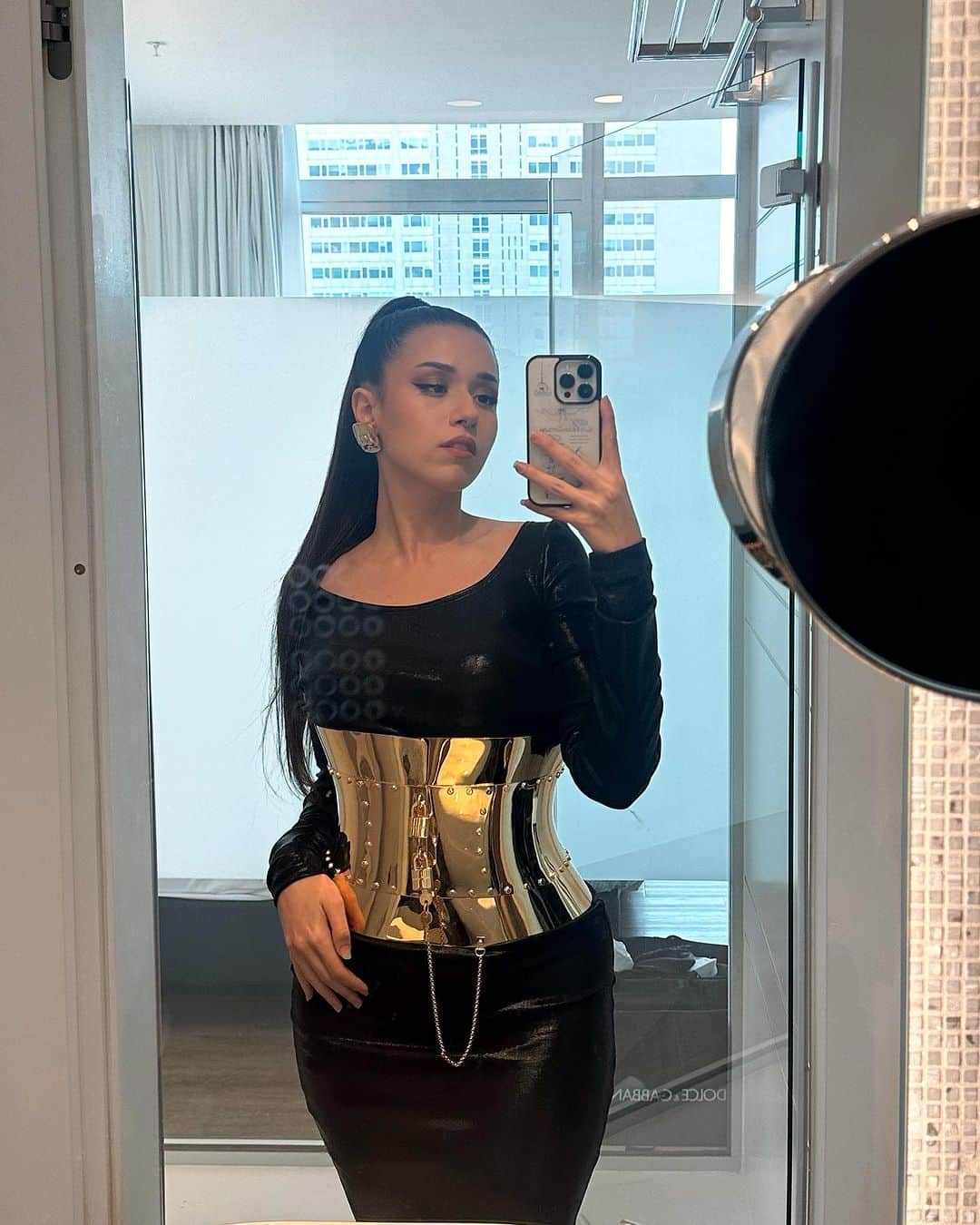 Pokimaneのインスタグラム：「shiny pokimane 🤭@dolcegabbana 🖤 #dgss24」