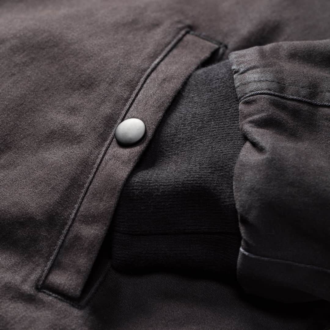 UNDFTDさんのインスタグラム写真 - (UNDFTDInstagram)「A detailed look into UNDEFEATED FALL 23 - Drop 4  Drop 4 begins with the UNDEFEATED Twill MA-1 Jacket, available in Black. The MA-1 Jacket is crafted from cotton twill and elastane with an enzyme wash, featuring a filled lightweight twill lining, interior pocket, embroidered UNDEFEATED wordmark on the left chest and a rib collar, cuff and waistband.   Available now, exclusively at all UNDEFEATED Chapter Stores and Undefeated.com」9月24日 4時00分 - undefeatedinc