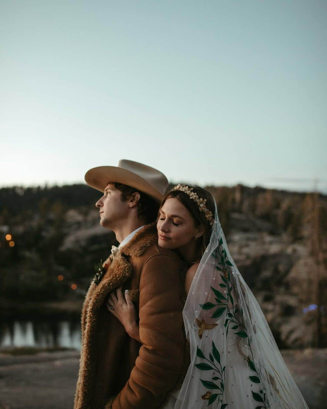 ライアン・フォリースのインスタグラム：「A week has passed since we said I do. So many came from so far to be there and our gratitude can’t be expressed. It was the most special weekend of our lives. That being said, @jessmiriamphoto you and that camera, sheesh. We can’t thank you enough for capturing magic in your hand, like a firefly.   Massive thanks to @thehideoutweddings for making it not only the most special day, but the staycation it turned into. From shooting skeet, to fishing, to camping, to the big day, it was everything we dreamed.   And finally the maker of the crowns @amaroqdesign designed herself her own crown to match the epic @ruedeseinebridal veil and custom @odylynetheceremony gowns.   I’m thrilled and sorry in advance that I’m only posting these photos for a while.」