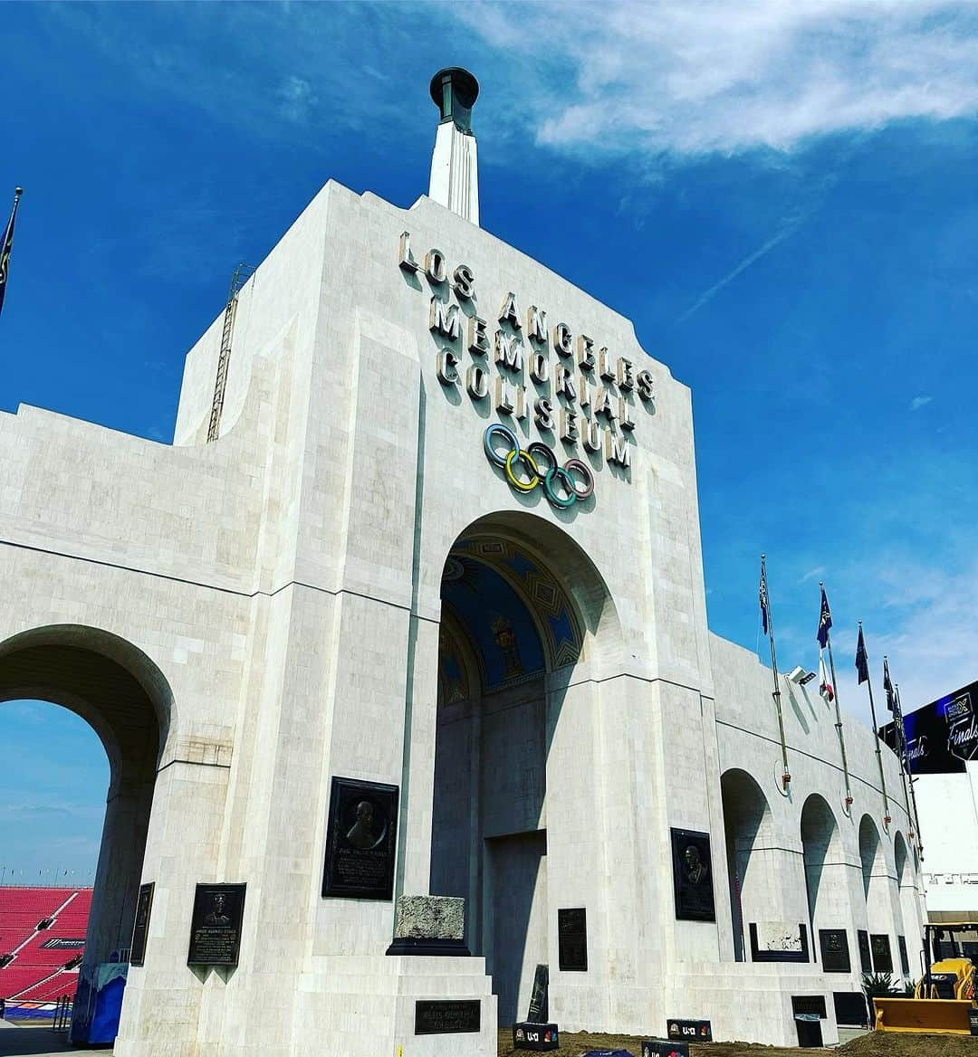 リッキー・カーマイケルのインスタグラム：「Today is a special day, at an iconic venue. I can’t think of a better stadium to host the final round of the inaugural season of the @supermotocross World Championship.   A lot of money on line, as well as pride!  It’s been so encouraging to see the success of the newly formed SMX series.   It’s a great time for our athletes, and our great fans! Let’s goooooo!!!」