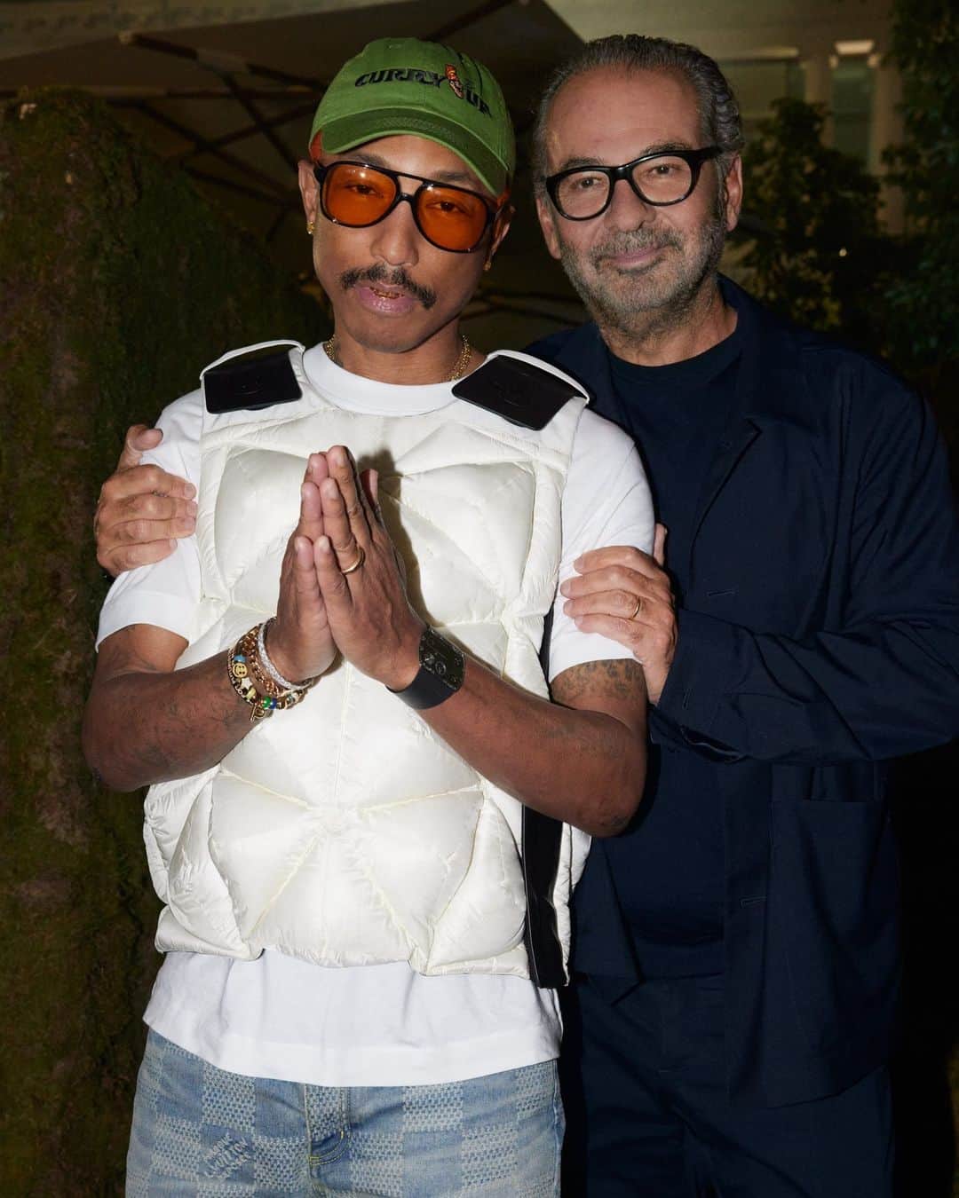 GQさんのインスタグラム写真 - (GQInstagram)「The Pharrell ’stache is back! At a Moncler event during #MilanFashionWeek, Skateboard P sported a puffy tactical vest and matched his throwback facial hair with equally retro aviator shades. Read more at the link in bio.」9月24日 5時00分 - gq