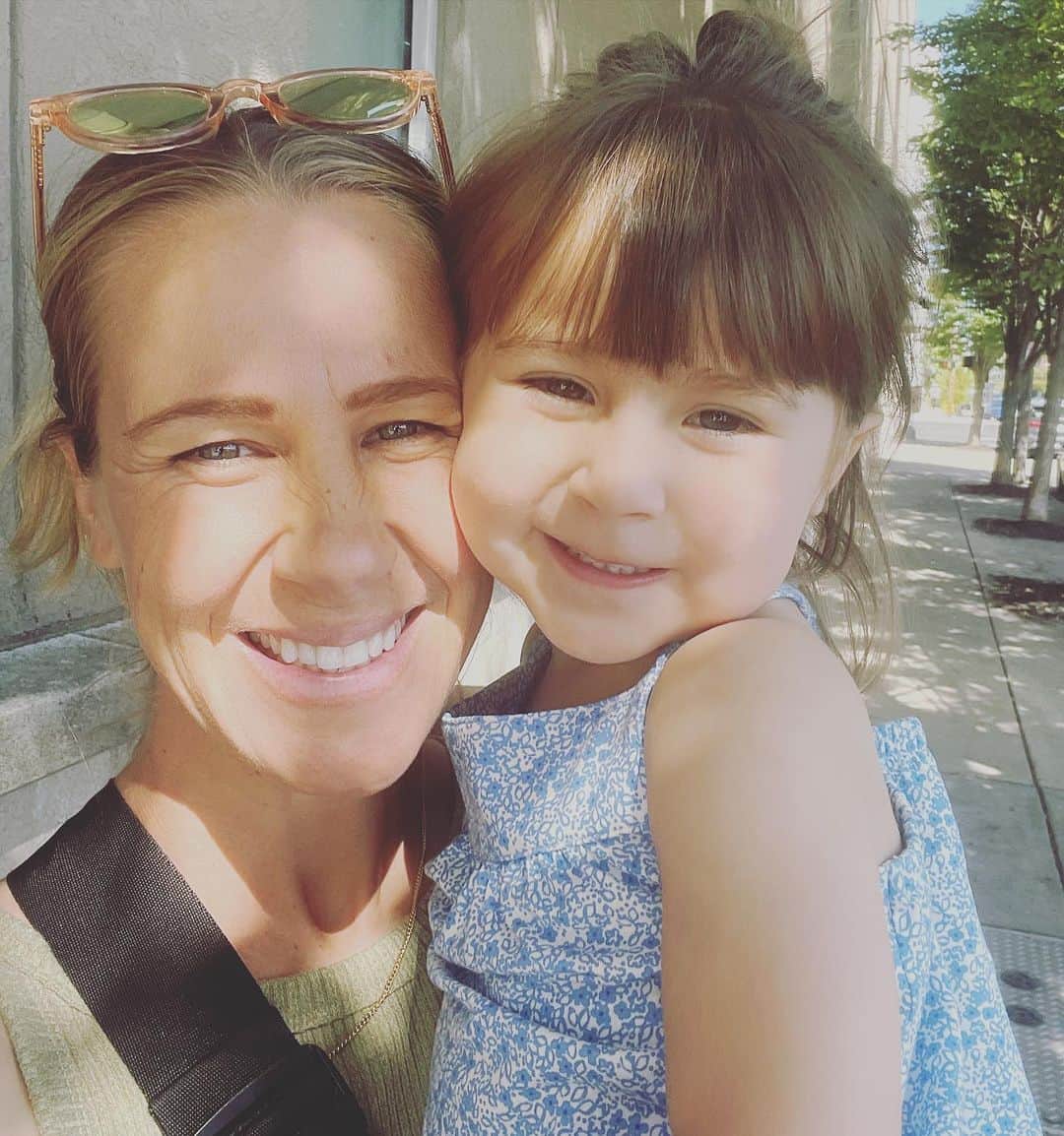 ベヴァリー・ゴーベル・ヤネズのインスタグラム：「❤️」