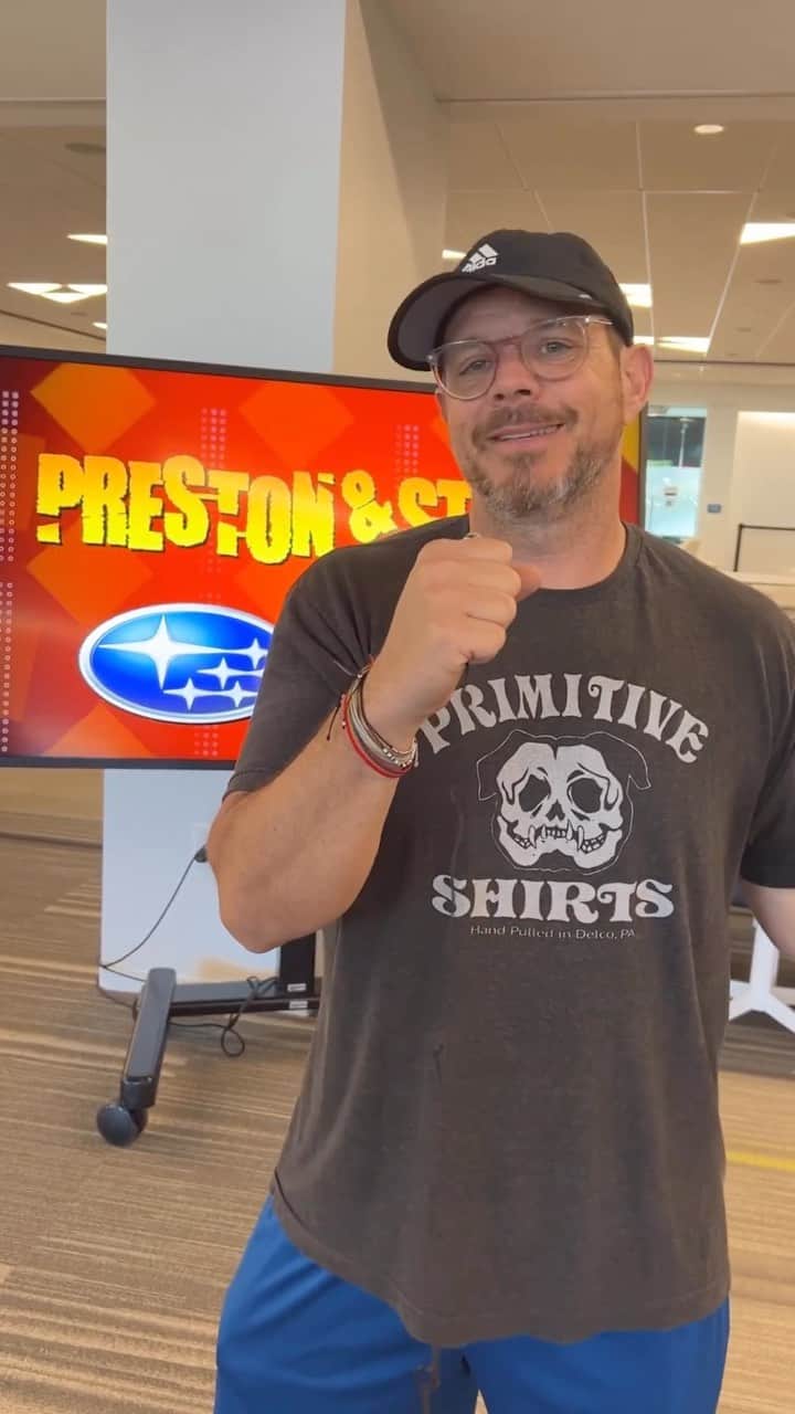 のインスタグラム：「Subie owners just get it ❤️ @prestonandsteveshow #CampOutForHunger」