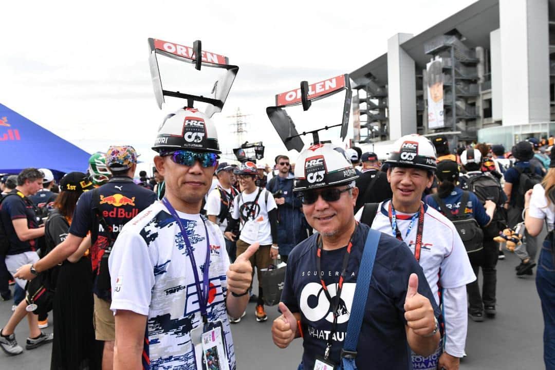 The Japan Timesさんのインスタグラム写真 - (The Japan TimesInstagram)「In welcome news for Japanese @F1 fans, Yuki Tsunoda's (@yukitsunoda0511) return to the grid for the 2024 season was confirmed by his @alphataurif1 team on Saturday, one day before he contests his home #JapaneseGP at Suzuka Circuit in Mie Prefecture.  The Japan Times was given a peek into the #AlphaTauri garage during Saturday's practice session as Tsunoda prepared for afternoon qualifying.  📸 @dokool  #f1 #yukitsunoda #角田裕毅 #formulaone」9月23日 19時40分 - thejapantimes